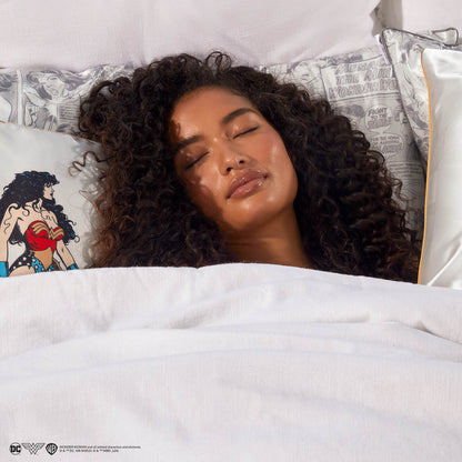Kitsch x Wonder Woman Satin Pillowcase in Comic Print