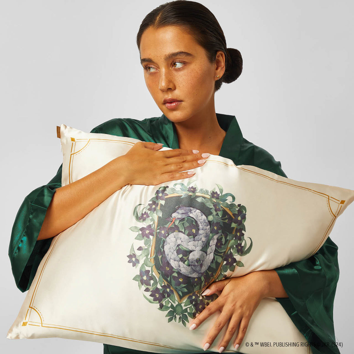 Kitsch x Harry Potter Satin Pillowcase in Slytherin